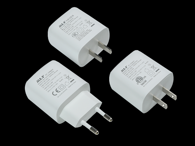 B35 PD20W + QC18W CN plug