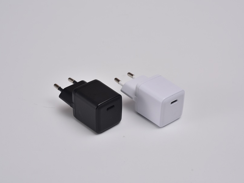 B46 PD20W Charger